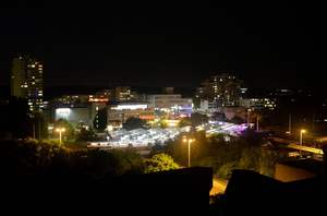 Uni-Center Bochum bei Nacht während Ruhr-Uni Sommerfest